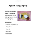 Nghịch với găng tay